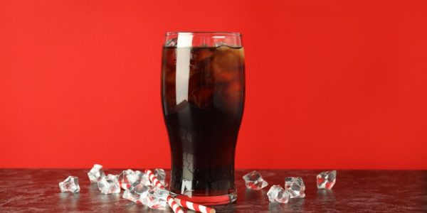 Zaskakujące zastosowania domowe Coca Coli które warto znać