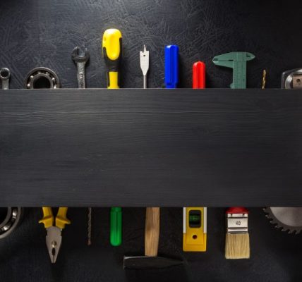 Jak uporządkować narzędzia w warsztacie przy użyciu metod domowych