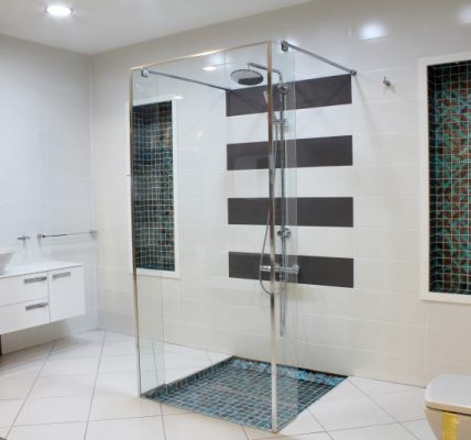 Jak zbudować prysznic w niszy Instrukcja wykonania natrysku bez kabiny krok po kroku
